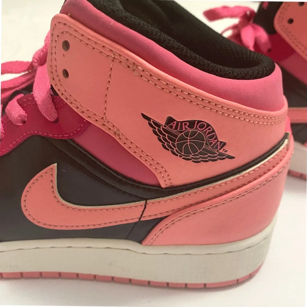 Nike Air Jordan 1 Mid GS Fierce Pink Black White Sneakers 555112-602 Size 5.5Y